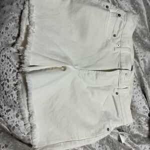 GAP Cream Jean Shorts for Women NWT size 28